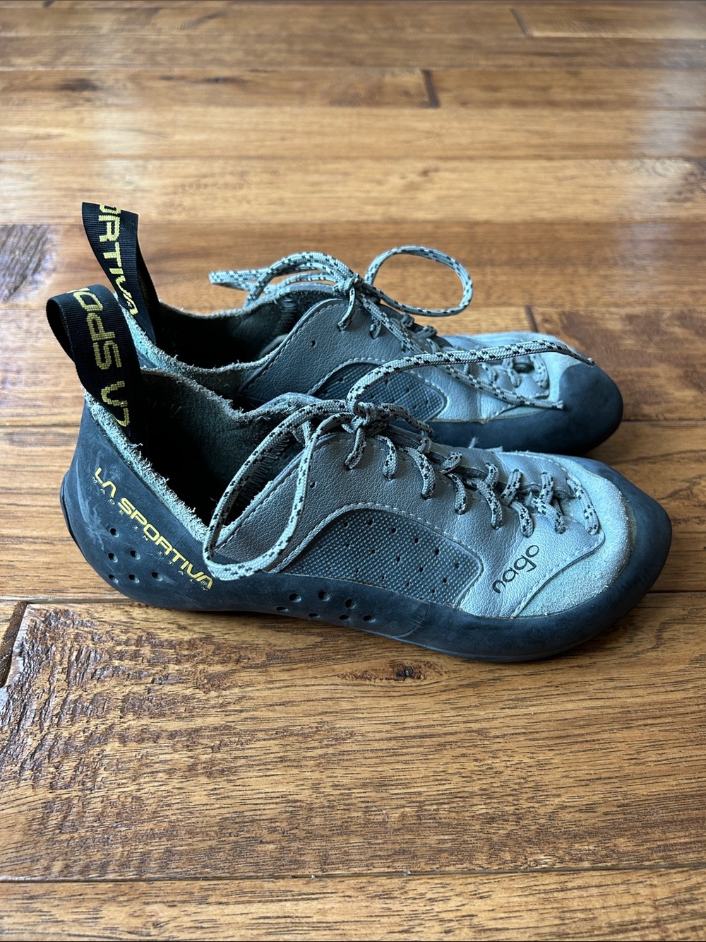 La Sportiva Nago Rock Climbing Shoes Gray Silver Black Size 37 Womens 6